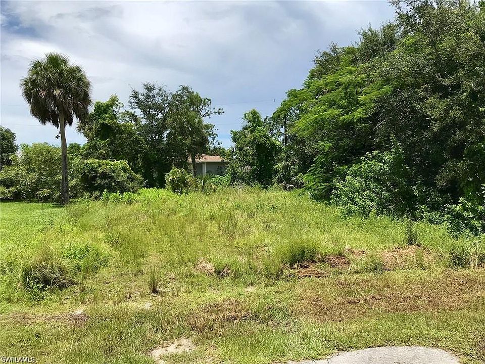 2nd image of 4604 Acadia Ln