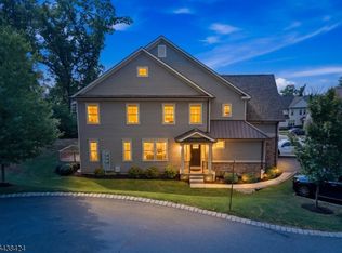 10 Albie Dr, Mountain Lakes Boro, NJ 07046