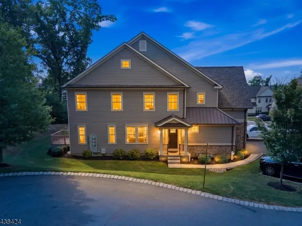 10 Albie Dr, Mountain Lakes Boro, NJ 07046