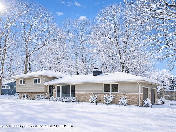 2nd image of 4350 Oakwood Dr