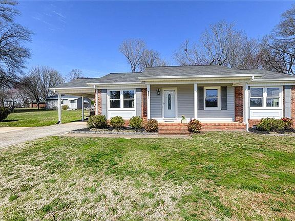 2nd image of 4207 Fairside Dr