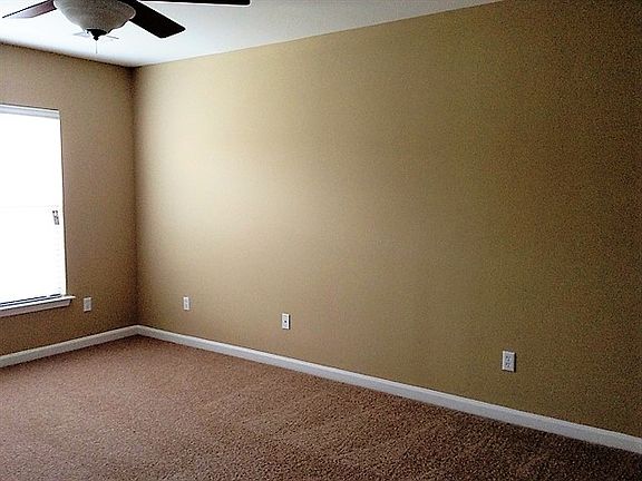 5th image of 215 Arbor Oaks Dr