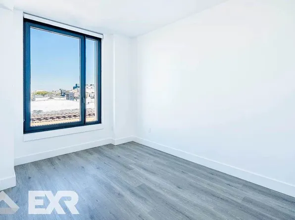 210 Clarkson Avenue image 6 of 18