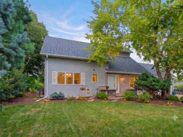 409 Red Coat COURT, Waterford, WI 53185