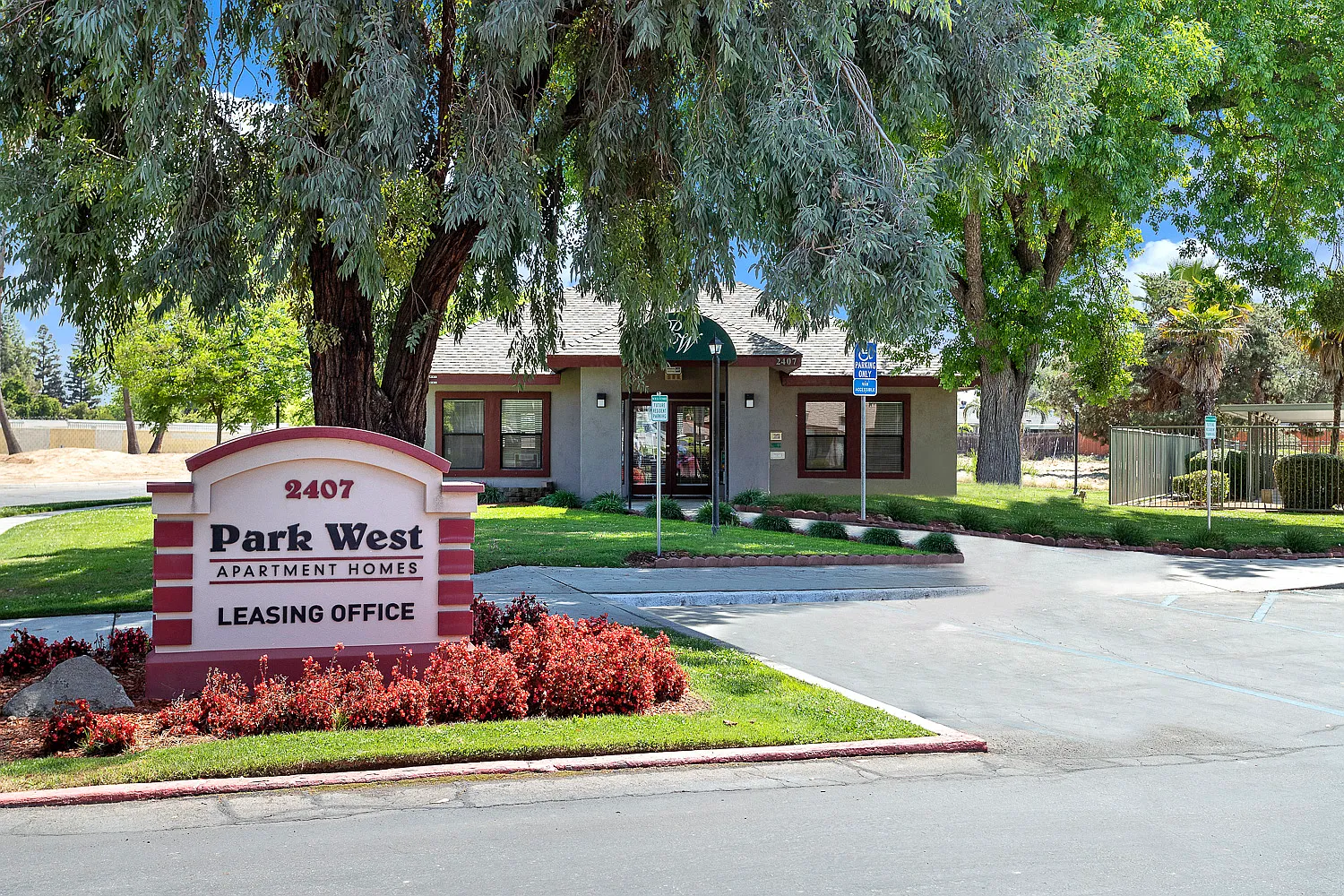 Park West — Photo 1