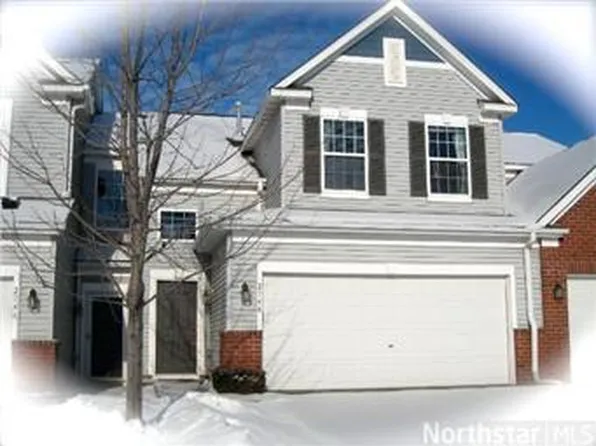 2748 Spy Glass Dr, Chaska, MN 55318