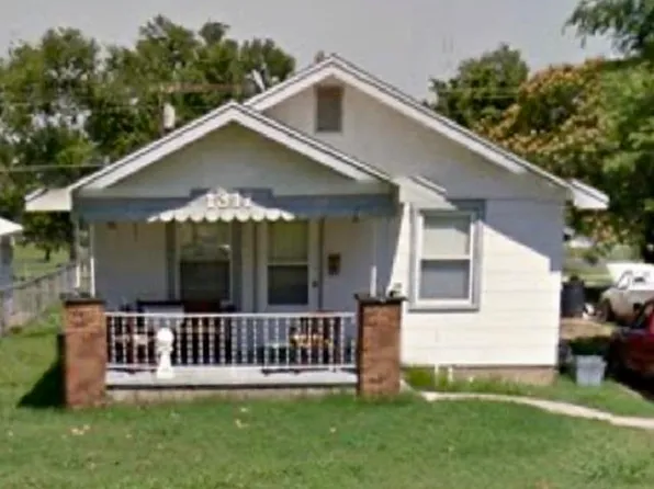 1317 S 9th St, Ponca City, OK 74601
