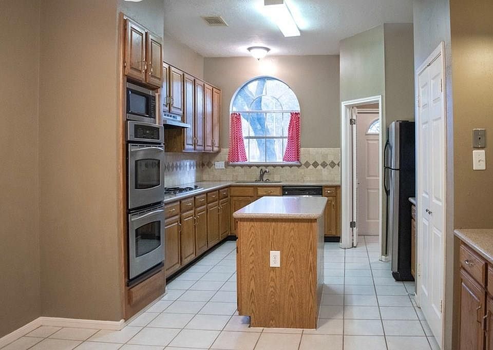 1st image of 12514 Mill Ct