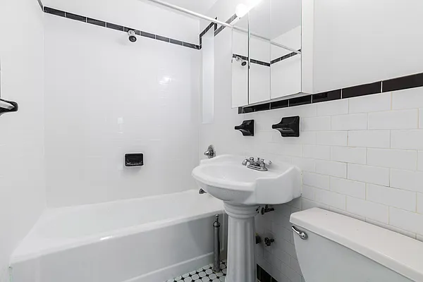 Rented by MNS | media 7