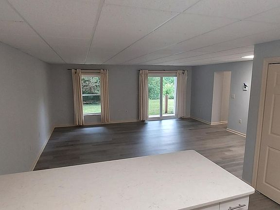 2nd image of 20 Stonewall Ct #20