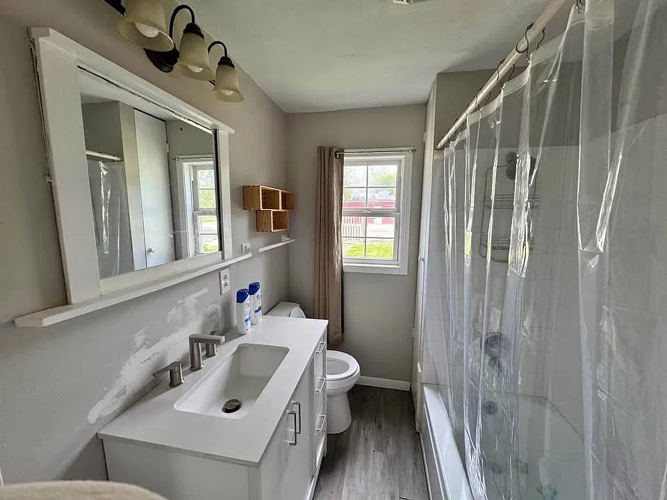 1 bed, 400 sqft, $1,100 — Photo 4