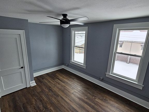 5th image of 214 1/2 3rd St #4