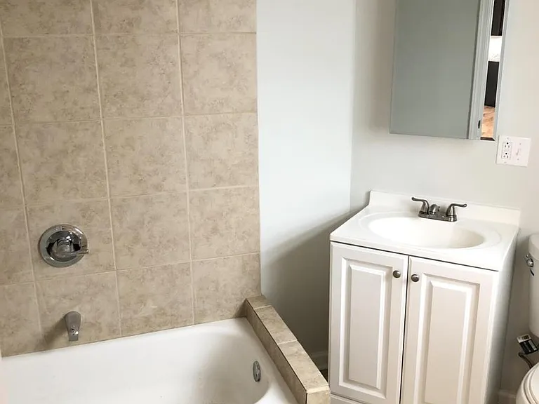 7606 N Paulina St #307 — Photo 11