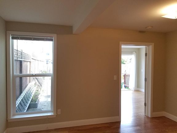 4th image of 826 37th Ave