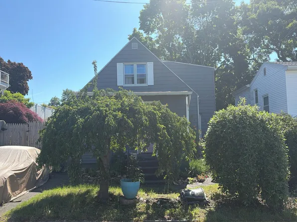25 Palmetto Trl, East Haven, CT 06512