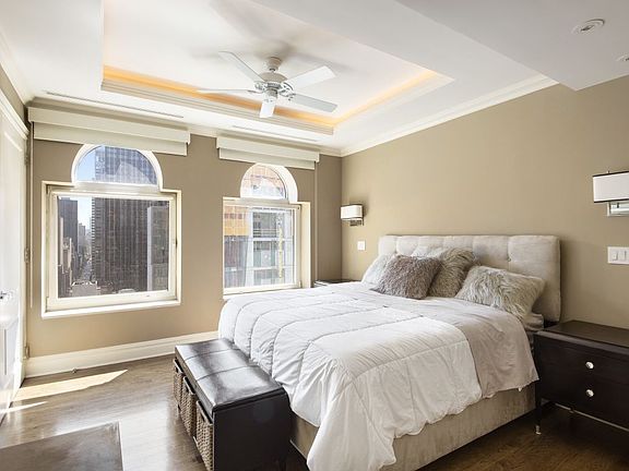 4th image of 106 Central Park S APT 30E
