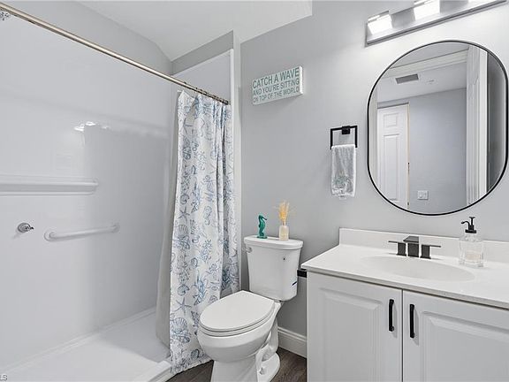 4th image of 1425 Mariposa CIR #101