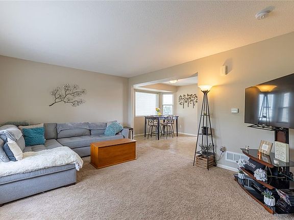 2nd image of 1211 SW Twin Gates Dr