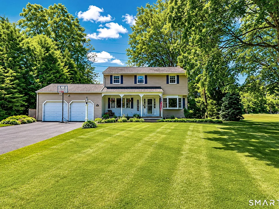 352 Hitching Post Dr