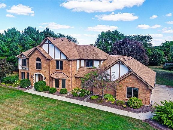 3rd image of 5024 Parkview Ct