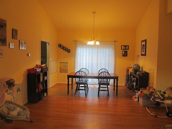 5th image of 23 Ballard Ct