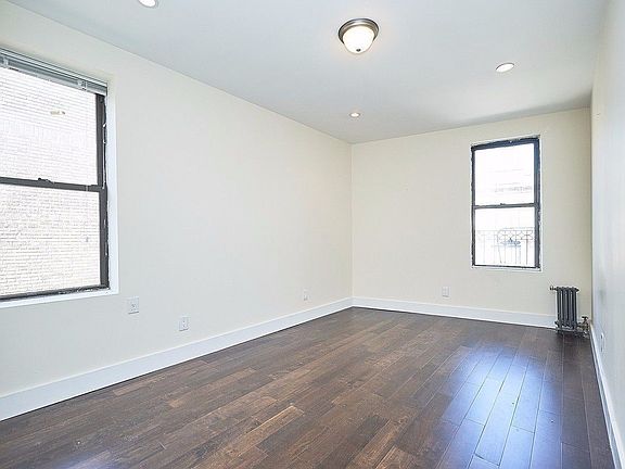 3rd image of 285 Fort Washington Ave APT 32