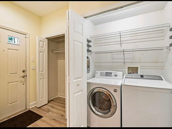 4th image of 851 NW 21st Ave
