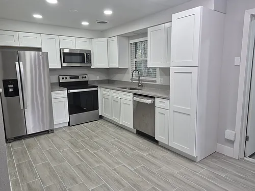 39145 6th Ave Photo 1