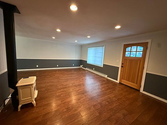 5th image of 1002 NE Lincoln St