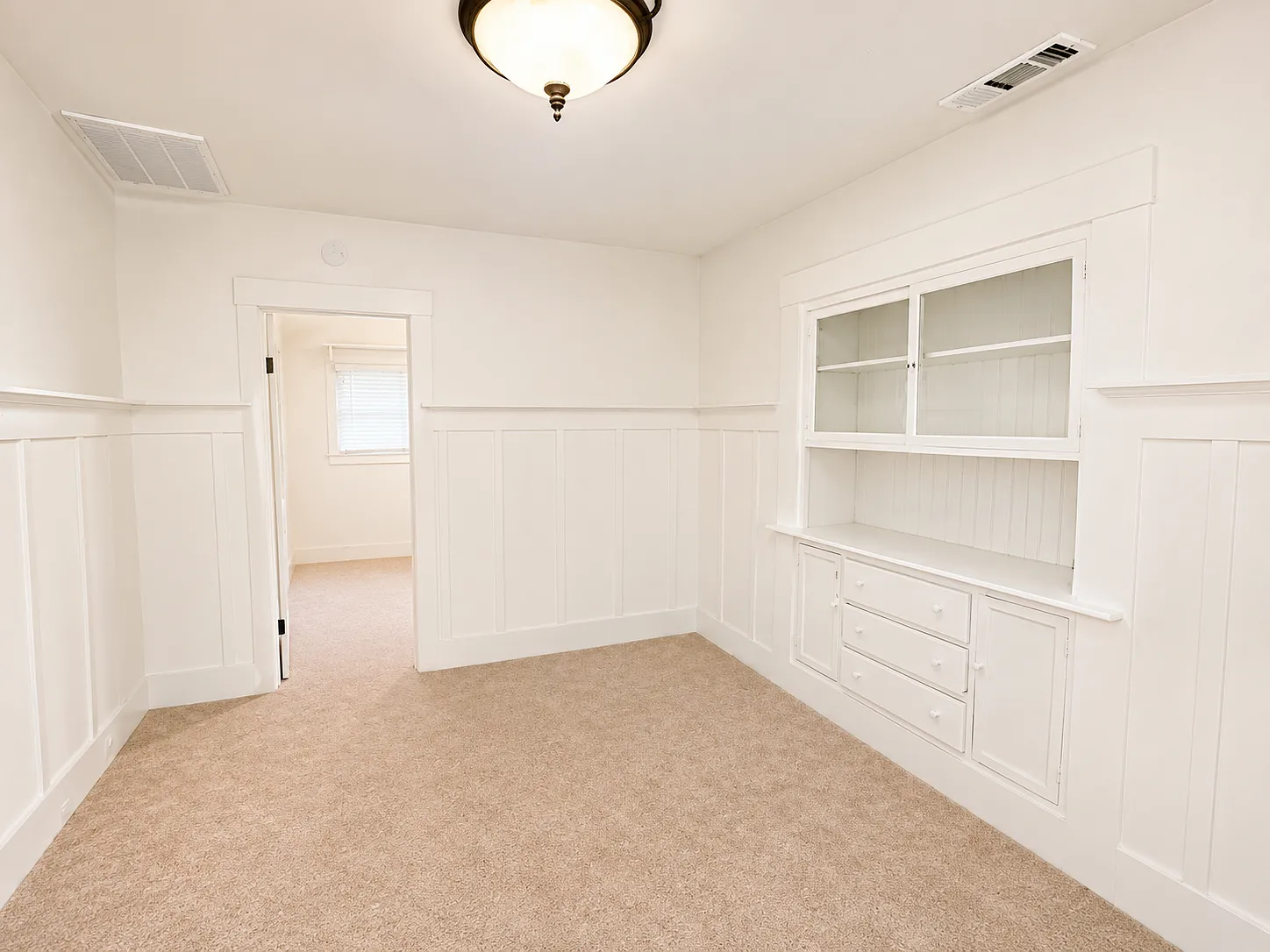 2 bed, 1000 sqft, $1,800 — Photo 3