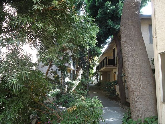 4th image of 87 Glen Eyrie Ave APT 26