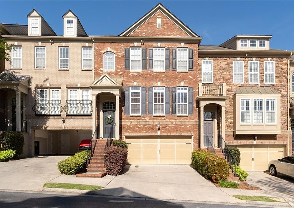 1st image of 2852 Overlook Ct NE