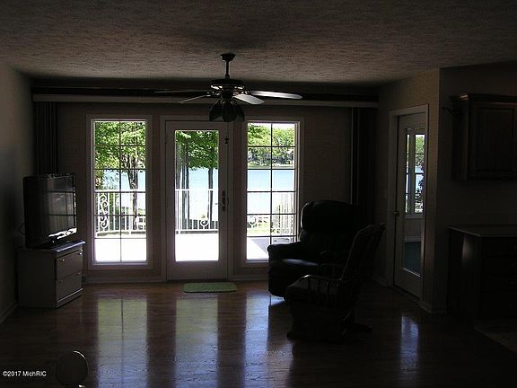 4th image of 7203 Orlin Ct NE
