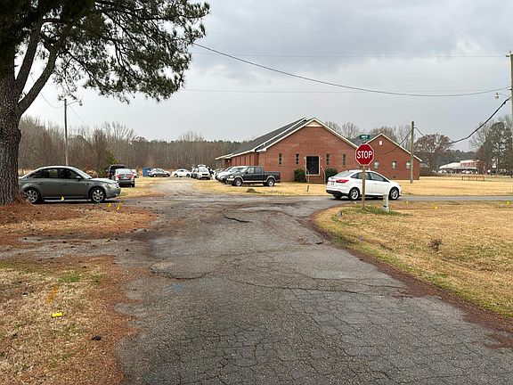 5th image of 404 Clemmons St