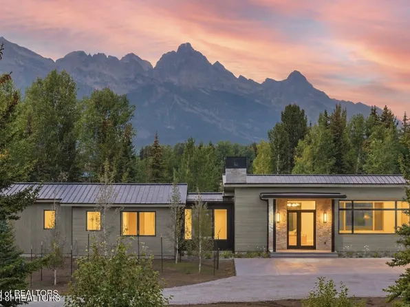 175 Huckleberry Dr, Jackson, WY 83001