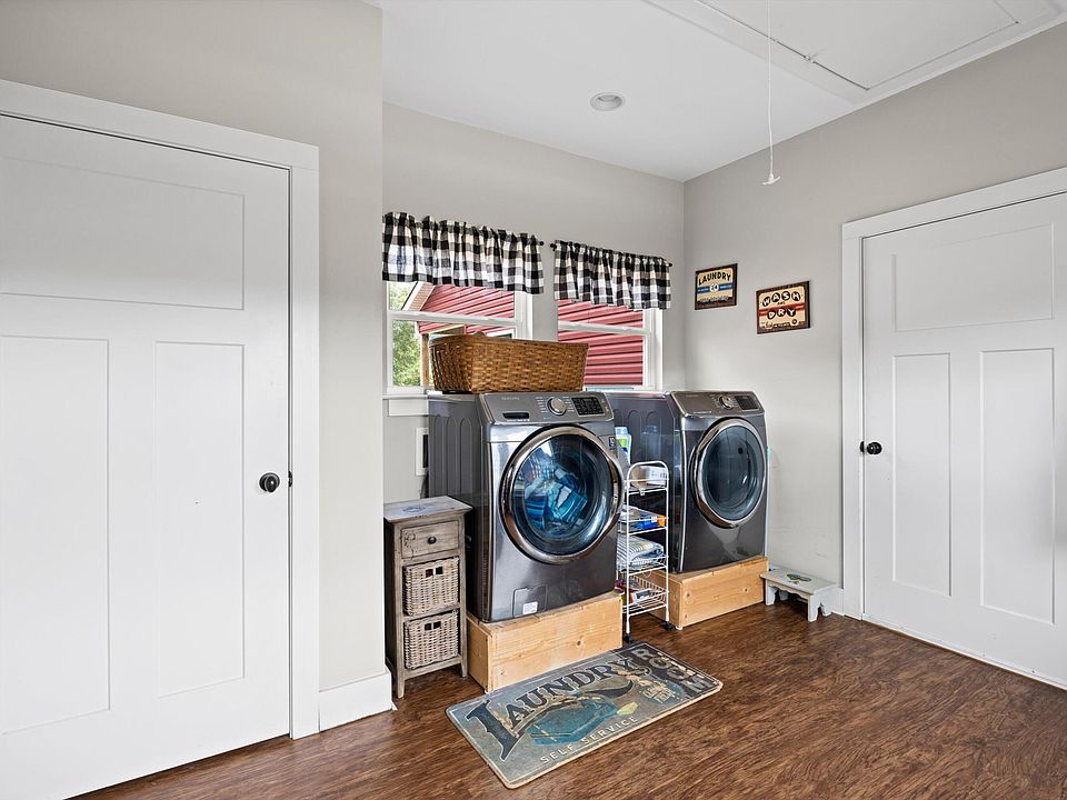 19th image of 11869 E Valley Rd