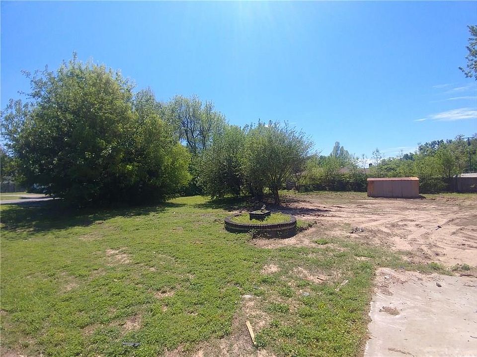 1st image of 4006 NW 50th St #11