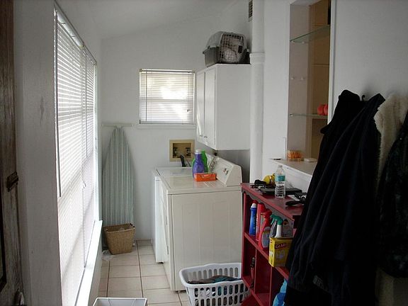 5th image of 330 Tuxedo Ct S