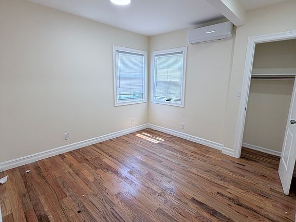 5th image of 5051 Clearview Expy #1