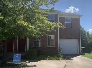 631 Big Bear Ln, Lexington, KY 40517