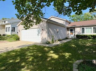 313 Linden Dr, Round Lake Park, IL 60073