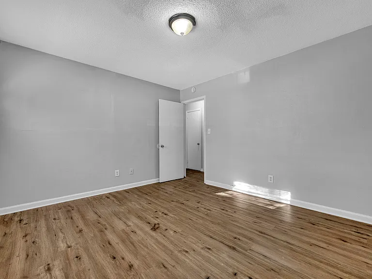 2020 22nd Ave N #I — Photo 15