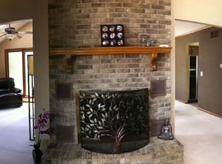 2335 Hunters Cv, Fort Wayne, IN 46804