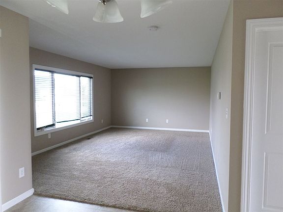 2nd image of 104 Sunburst Cir