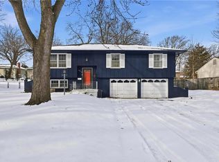6518 Larsen Ln, Shawnee, KS 66203