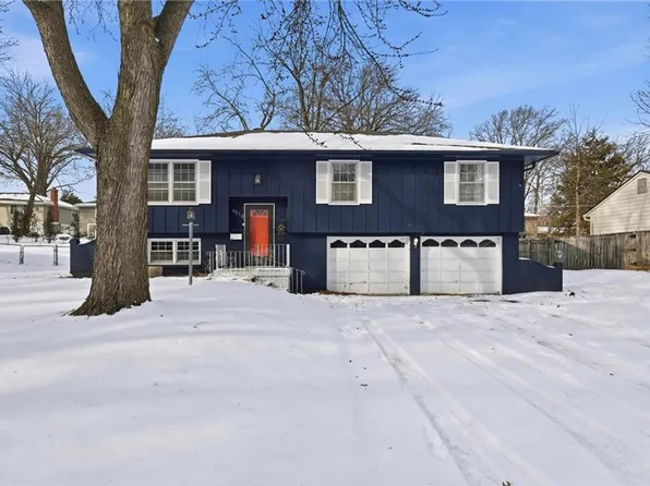 6518 Larsen Ln, Shawnee, KS 66203