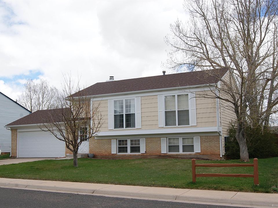 1st image of 2110 Curtis St