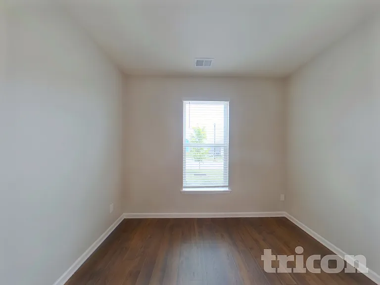 2818 Buzz St — Photo 4
