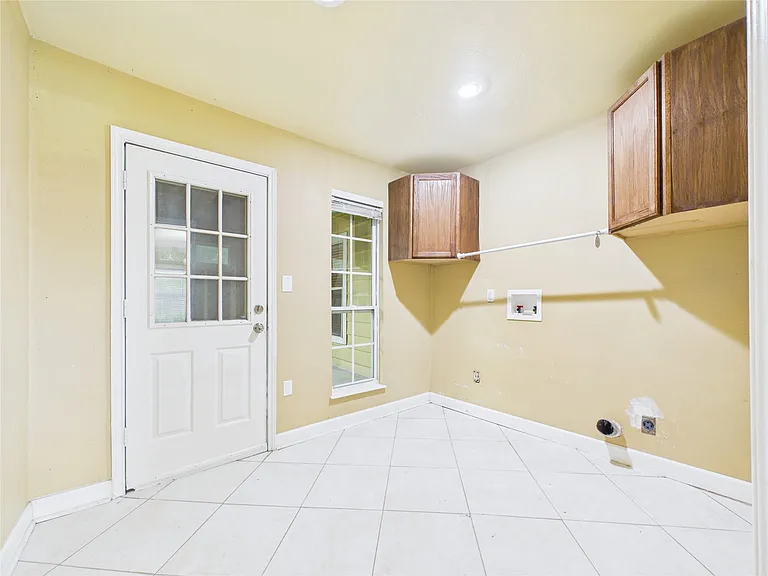 1213 W Sidnor St — Photo 37