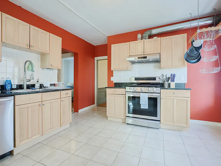 51 Whitten St #3 — Photo 11